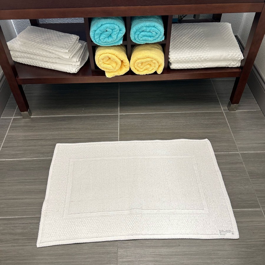 Ganesh Oxford Bath Rug 20x30 100% Cotton Woven Pile & Frame Border Design White 1 Dz Per Case Price Per Dz 
