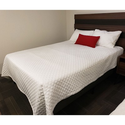 Ganesh Diamond Check Quilted Coverlet Full/Queen 94x96 100% Polyester White 12 Per Case Price Per Each 